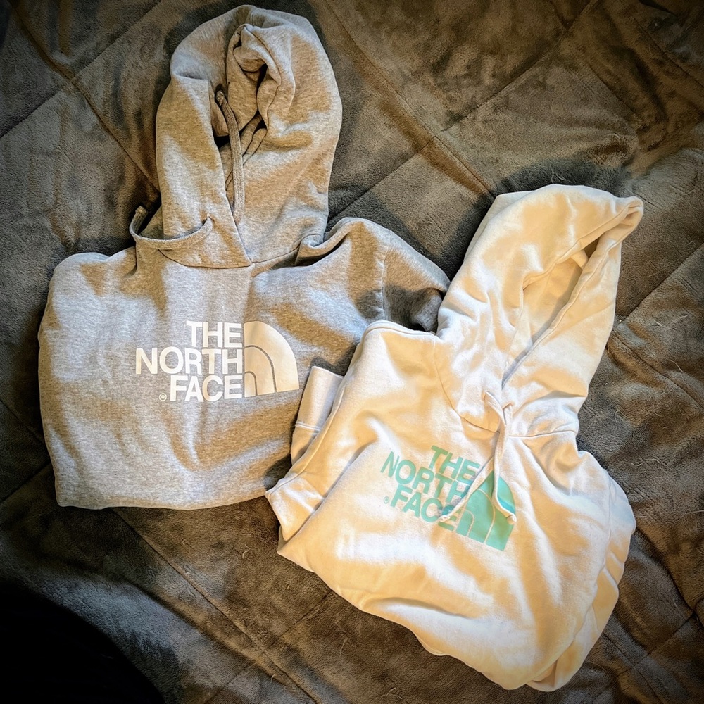 The North Face Women’s Hoodie White and Turquoise